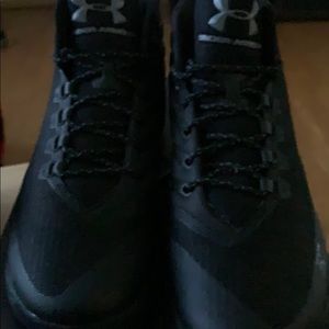 Under Armour size 14 all black UA Curray 3